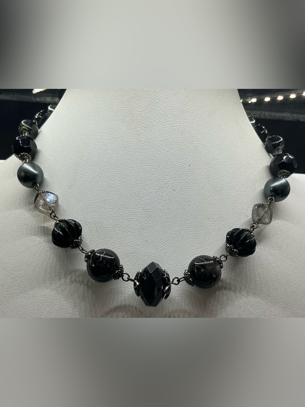 ROBERT ROSE SILVER TONE BLACK FACETED BEAD NECKLACE